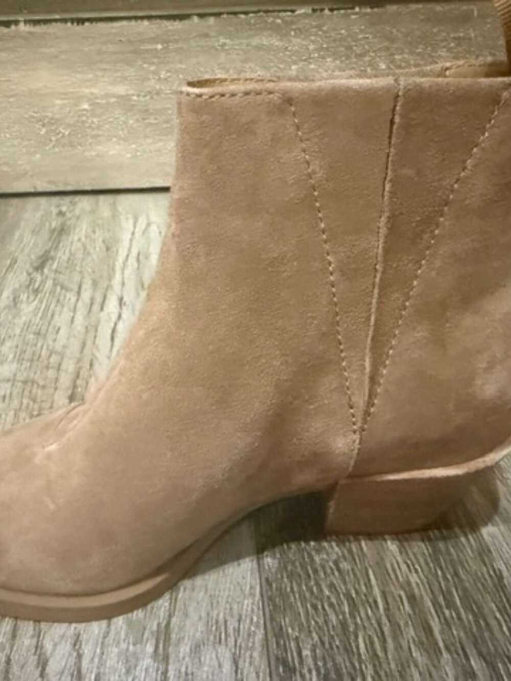 Unworn Rag & Bone Dart Suede Pull-On Ankle Booties Size 6 - Picture 2 of 8